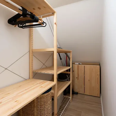 Charming 2 Bedroom 아파트 *