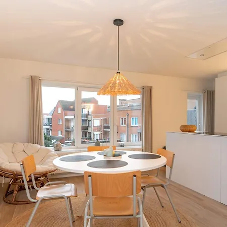 Charming 2 Bedroom De Haan