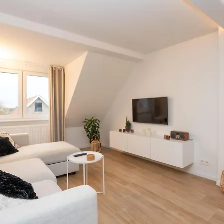 Charming 2 Bedroom